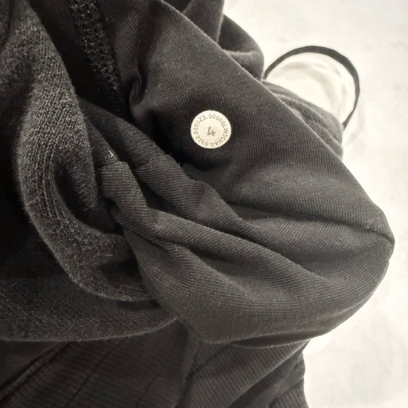 Lululemon Women’s Scuba Black Jogger Pants - Picture 7 of 7